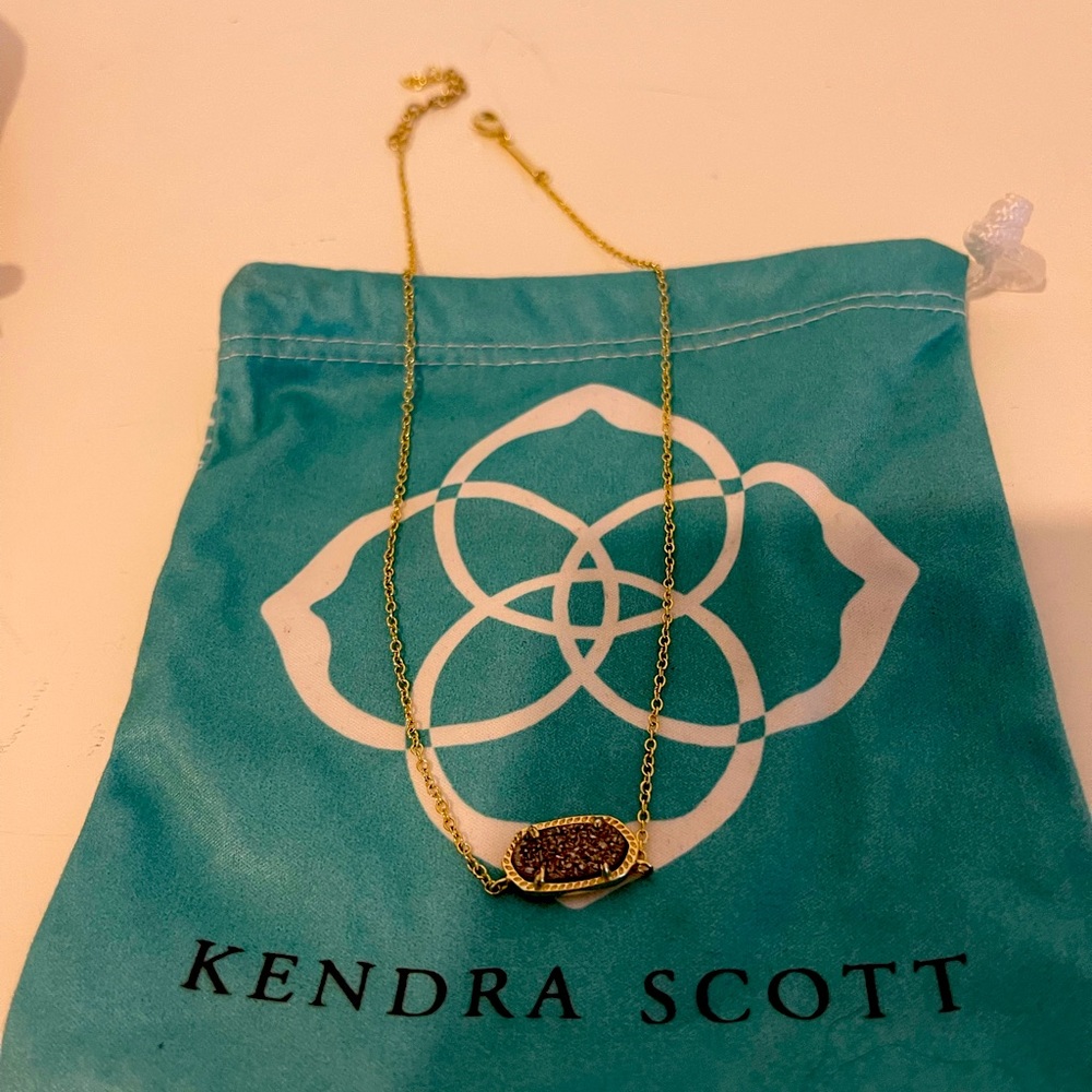 Kendra Scott necklace